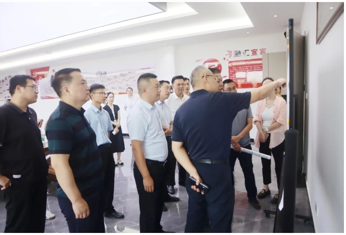自貢市領(lǐng)導(dǎo)蒞臨融匯公司調(diào)研：共筑建筑產(chǎn)業(yè)總部經(jīng)濟(jì)區(qū)新篇章！
